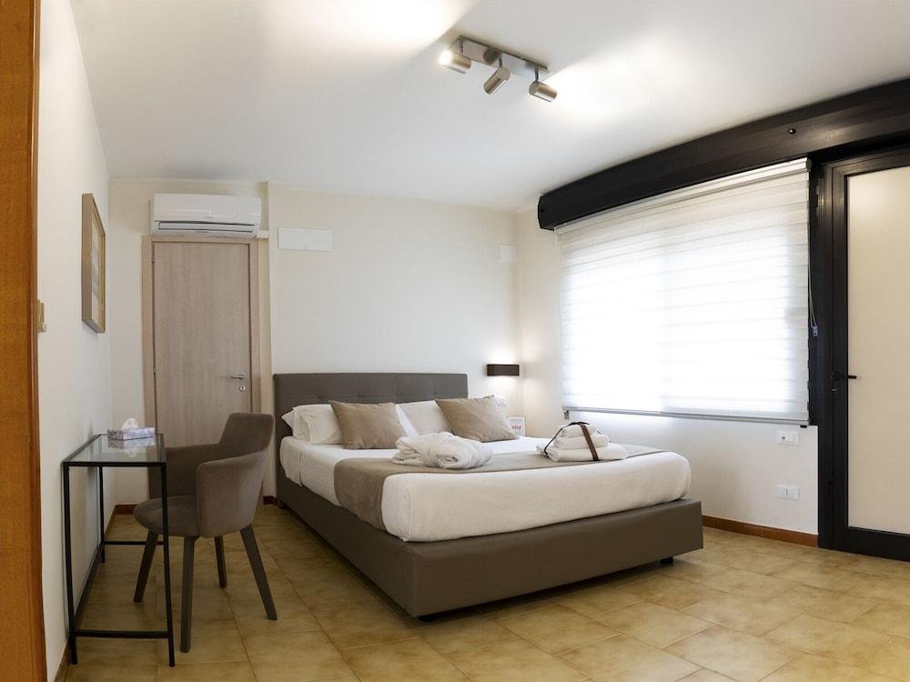 Tursport Aparthotel Taranto Exterior foto