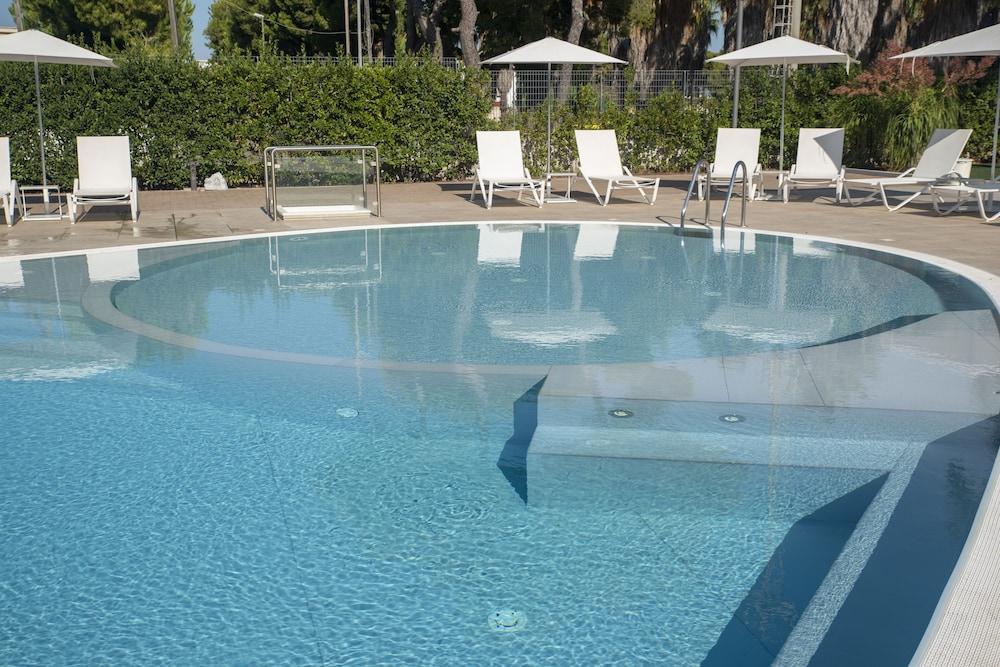 Tursport Aparthotel Taranto Exterior foto